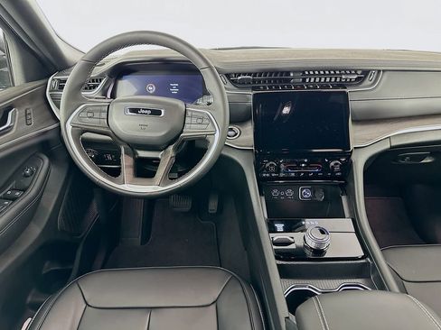 New 2025 Jeep Grand Cherokee Limited image 29