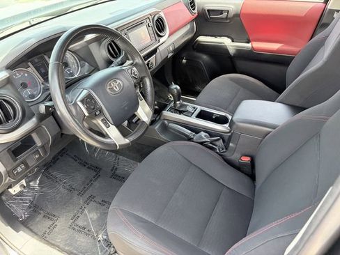 Used 2019 Toyota Tacoma SR5 RWD image 19