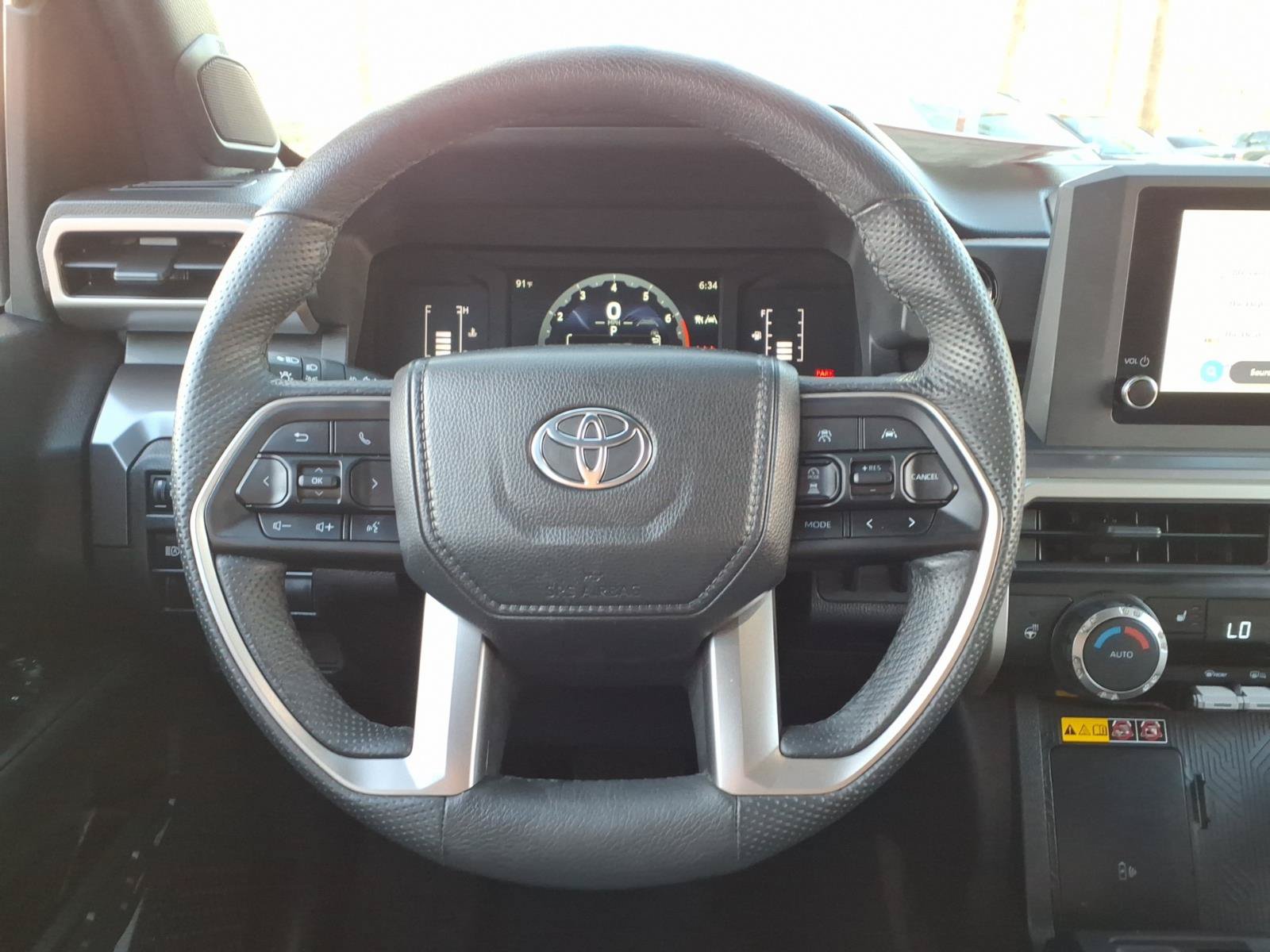 Certified 2025 Toyota Tacoma SR5 AWD/4WD image 12