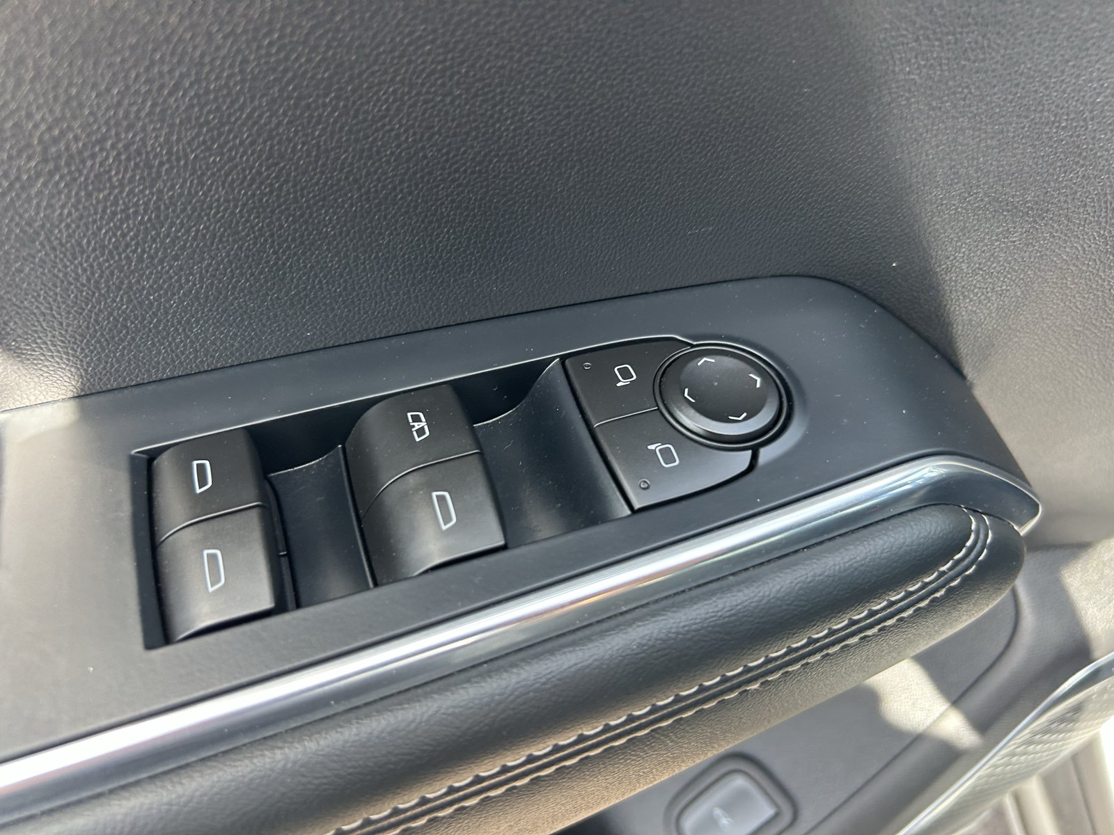 Certified 2026 GMC Acadia Elevation FWD image 28