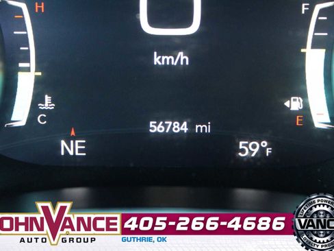 Used 2024 Chrysler Pacifica Touring-L image 38