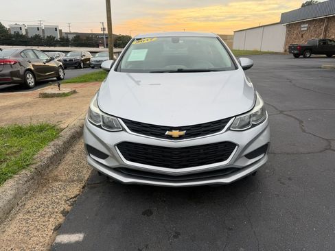 Used 2017 Chevrolet Cruze LS FWD image 2