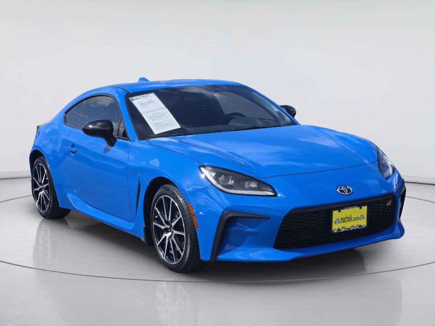 Used 2024 Toyota GR86 RWD image 3