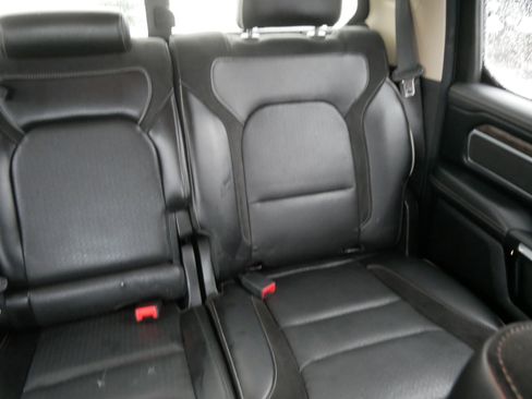 Used 2019 RAM 1500 Laramie AWD/4WD image 14