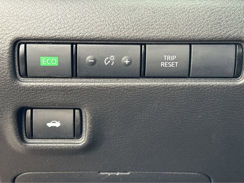 Used 2022 Nissan Sentra SV FWD image 7