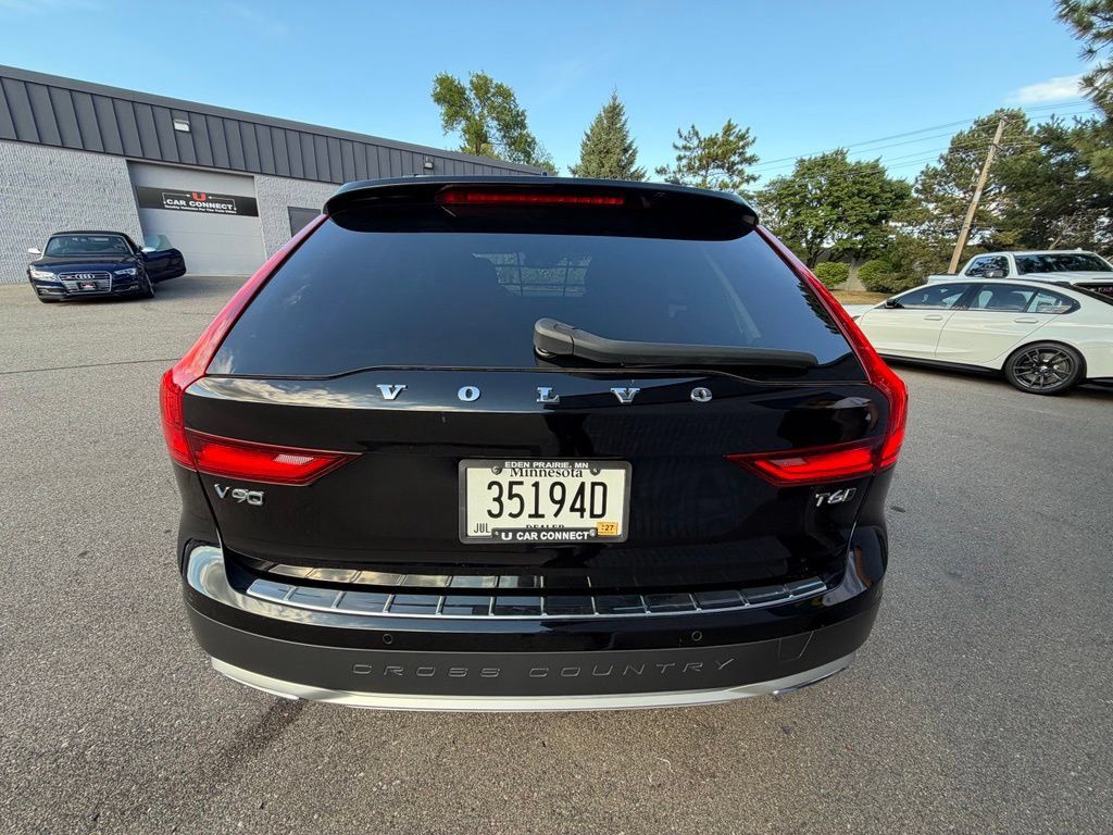 Used 2020 Volvo V90 T6 Cross Country w/ Protection Package Premier AWD/4WD image 10
