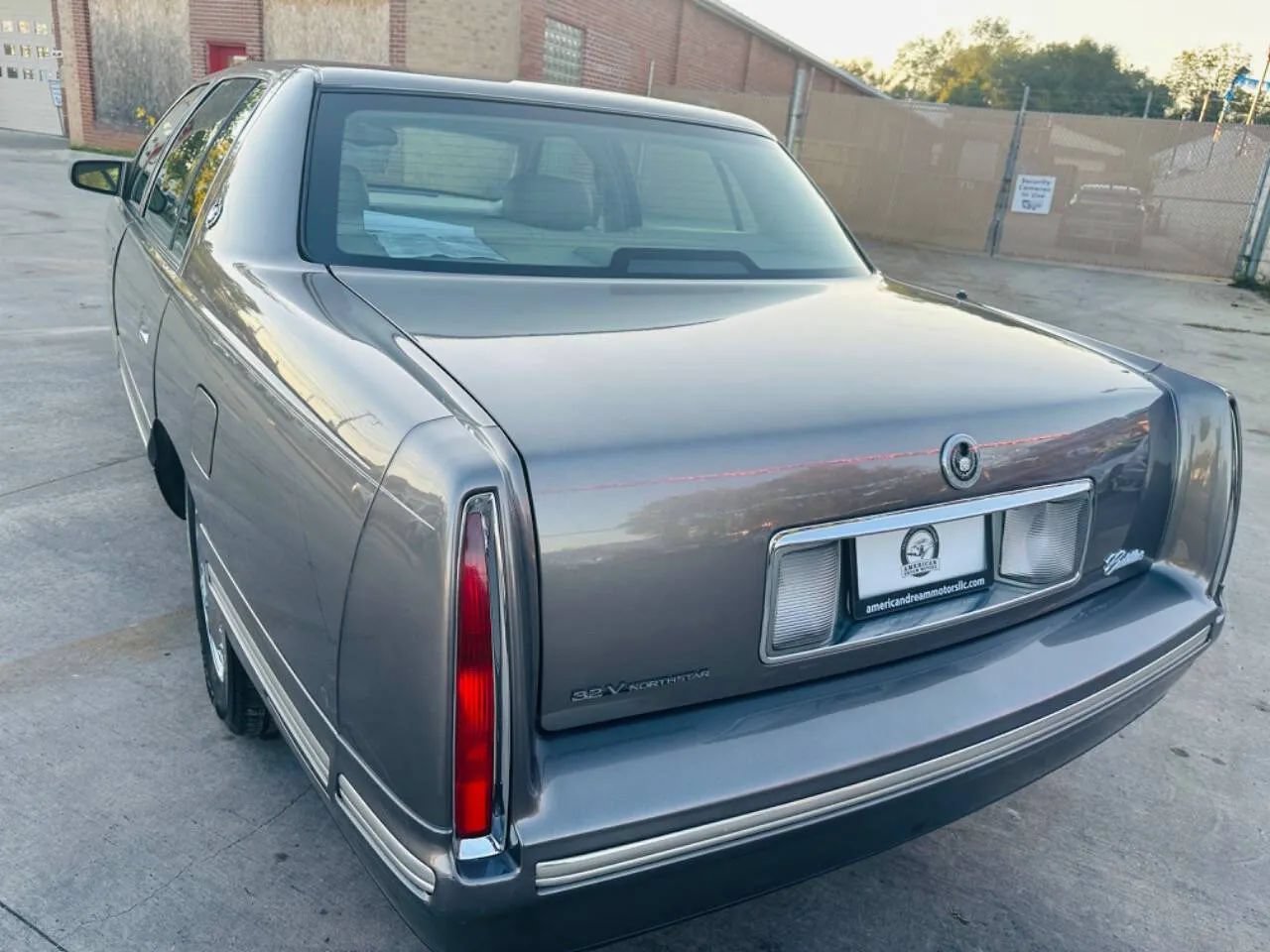 Used 1998 Cadillac De Ville FWD image 12