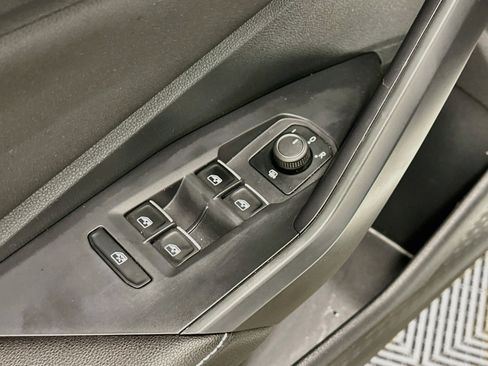 Used 2025 Volkswagen Jetta S FWD image 15