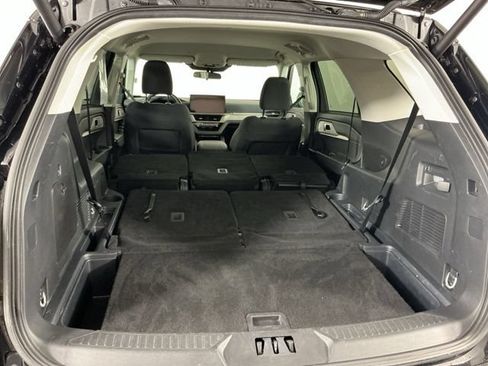 Used 2025 Ford Explorer Active AWD/4WD image 30