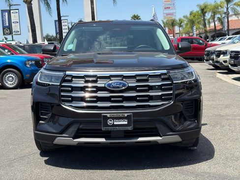 Used 2025 Ford Explorer Active RWD image 4