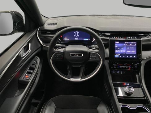 Used 2023 Jeep Grand Cherokee L Laredo AWD/4WD image 14