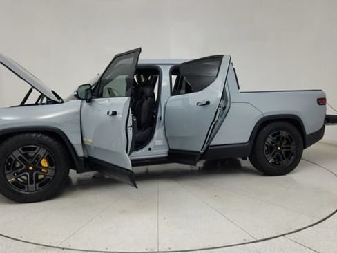 Used 2022 Rivian R1T Adventure AWD/4WD image 16