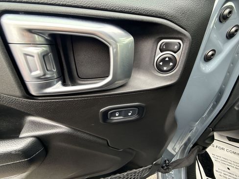 Used 2024 Jeep Wrangler Sport S image 15