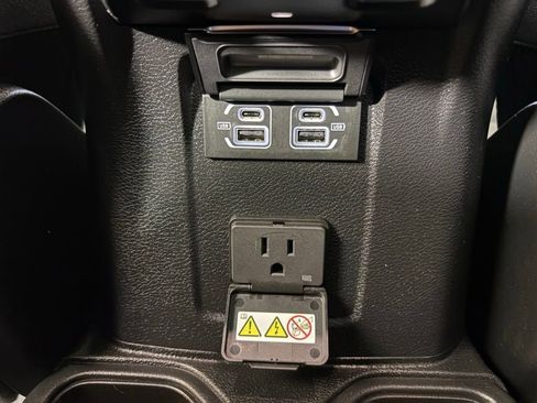 Used 2024 Jeep Wrangler Unlimited Sahara AWD/4WD image 31