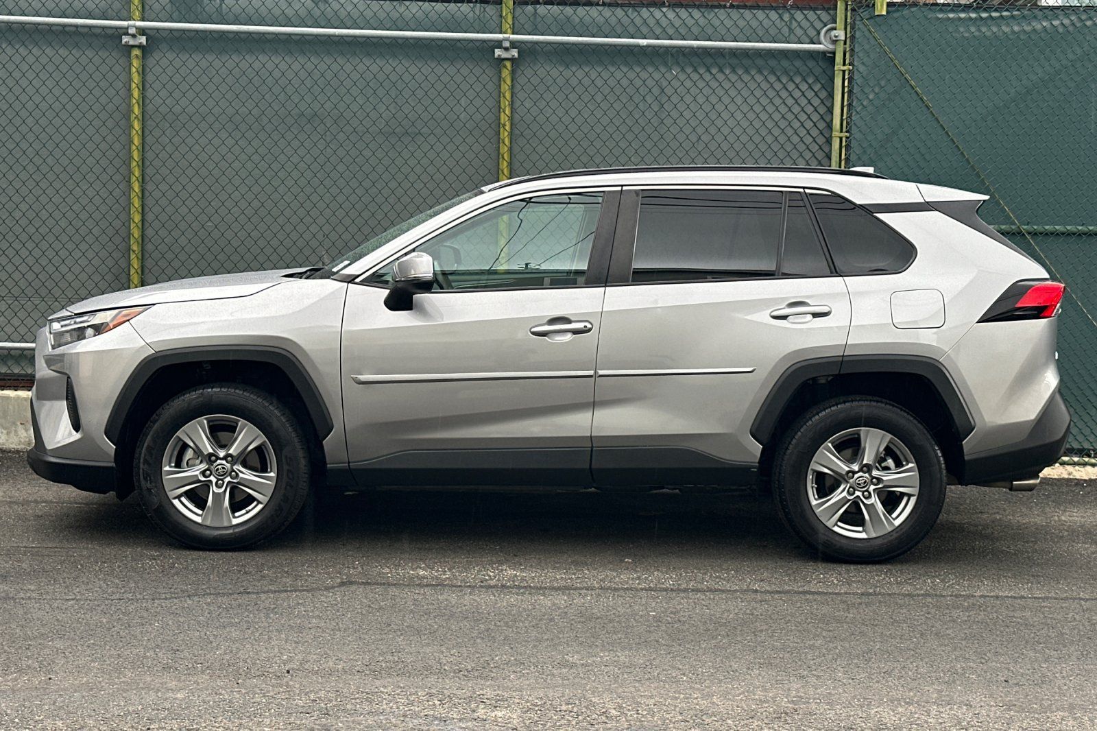 Used 2023 Toyota RAV4 LE AWD/4WD image 7