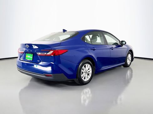 Used 2025 Toyota Camry LE FWD image 10