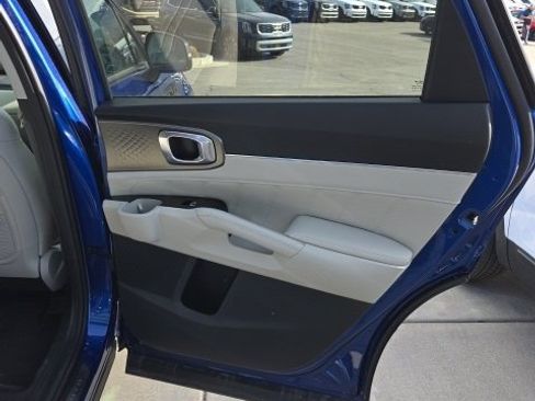 Certified 2022 Kia Sorento SX image 31