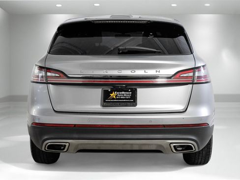 Used 2023 Lincoln Nautilus Reserve image 10