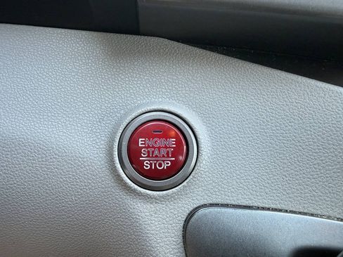 Used 2016 Honda Odyssey SE image 34
