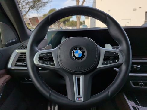 Used 2025 BMW X5 M60i w/ Climate Comfort Package image 21