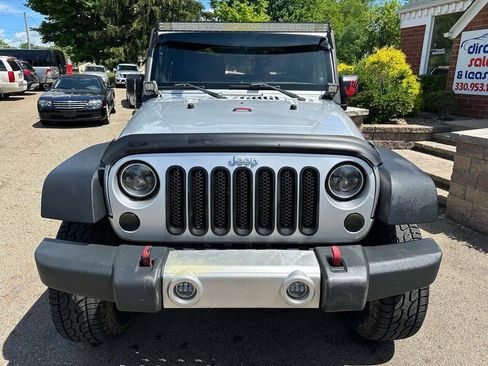 Used 2012 Jeep Wrangler Sahara AWD/4WD image 11