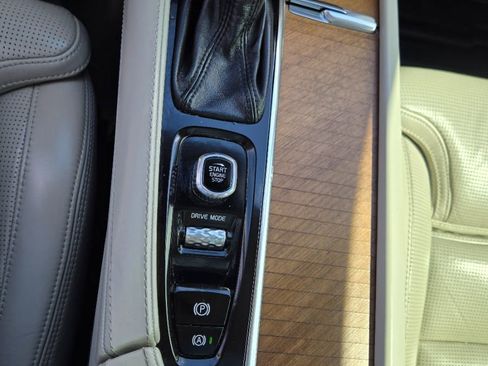 Used 2018 Volvo XC90 T6 Inscription w/ Convenience Package image 32
