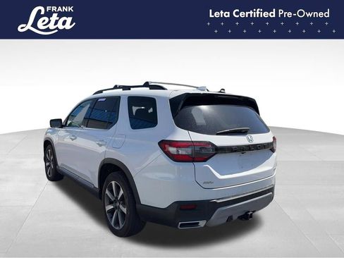 Used 2025 Honda Pilot Elite image 3