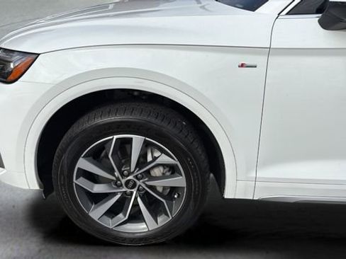 Used 2024 Audi Q5 2.0T Premium w/ Convenience Package image 34