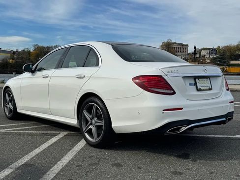 Used 2017 Mercedes-Benz E 300 4MATIC image 4