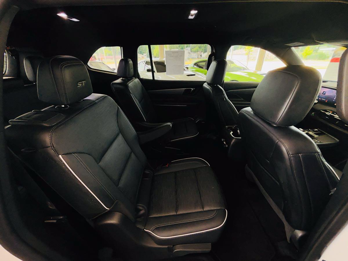 Used 2026 Buick Enclave Sport Touring FWD image 43
