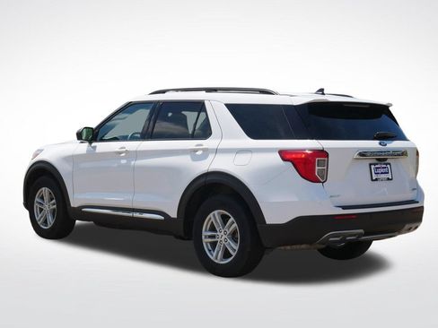 Certified 2024 Ford Explorer XLT AWD/4WD image 4