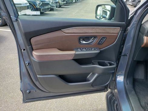 Used 2026 Honda Pilot Elite image 13