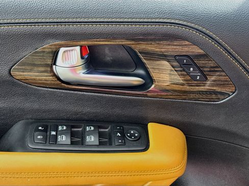 Used 2023 Chrysler Pacifica Pinnacle FWD image 23