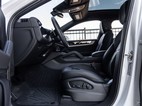 New 2026 Porsche Cayenne Coupe AWD/4WD image 24
