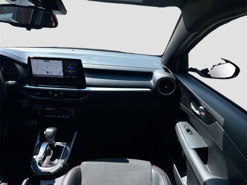 Used 2022 Kia Forte GT image 22