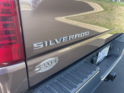 Used 2019 Chevrolet Silverado 1500 LT w/ All-Star Edition AWD/4WD image 26