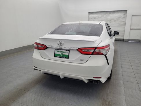 Used 2020 Toyota Camry SE FWD image 7