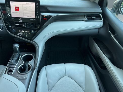Used 2022 Toyota Camry XLE FWD image 31