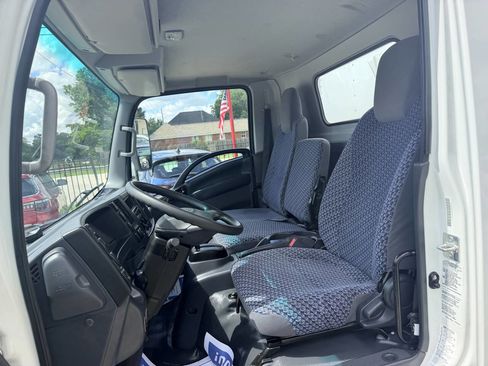 Used 2024 Isuzu NPR RWD image 25