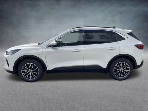 Used 2024 Ford Escape SE image 2