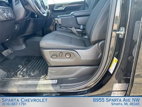 Used 2023 Chevrolet Silverado 1500 LT AWD/4WD image 15