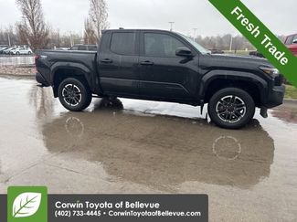 Used 2025 Toyota Tacoma TRD Sport video 2