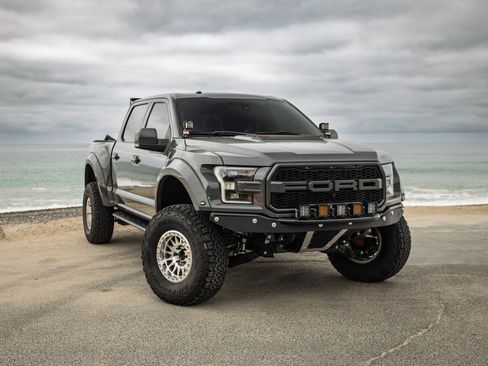 Used 2018 Ford F150 Raptor w/ Equipment Group 802A Luxury image 3