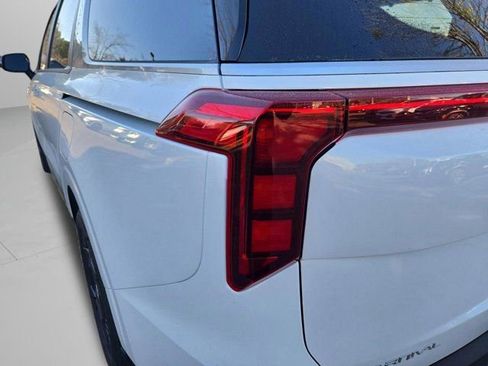 New 2026 Kia Carnival EX FWD image 14