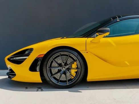 Used 2023 McLaren 720S Spider image 17