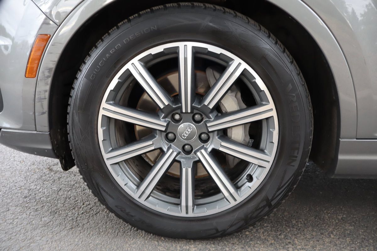 Used 2017 Audi Q7 3.0T Prestige AWD/4WD image 44