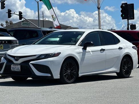 Used 2022 Toyota Camry SE FWD image 7
