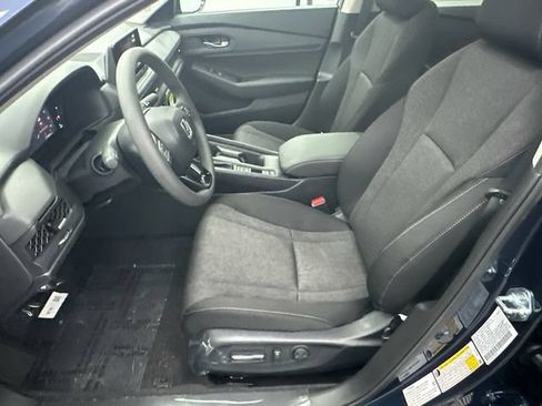 Used 2025 Honda Accord SE image 9