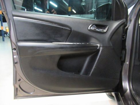 Used 2019 Dodge Journey SE image 26