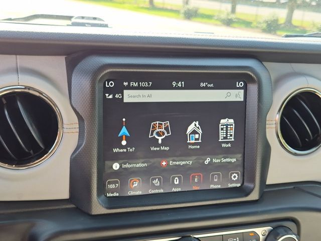 Used 2022 Jeep Wrangler Unlimited Sahara AWD/4WD image 21